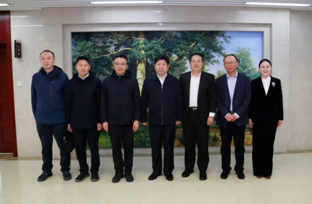 济南市人大常委会副主任黄贵利一行莅临沃尔德集团调研